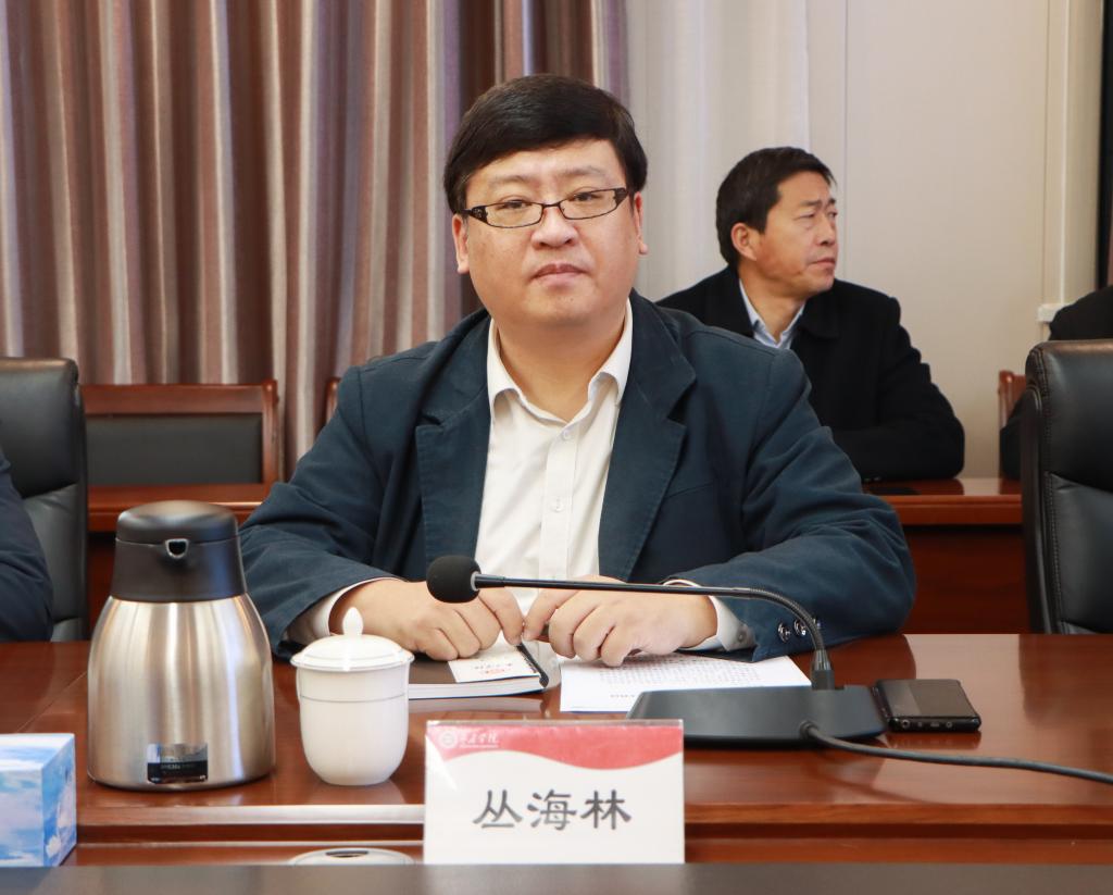 20260108我校召开新一轮本科教育教学审核评估整改工作汇报会 (1).jpg