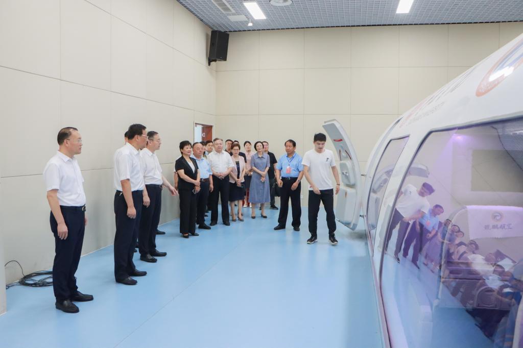 20240709枣庄市人大常委会主任邵士官来我校调研 (4).jpg