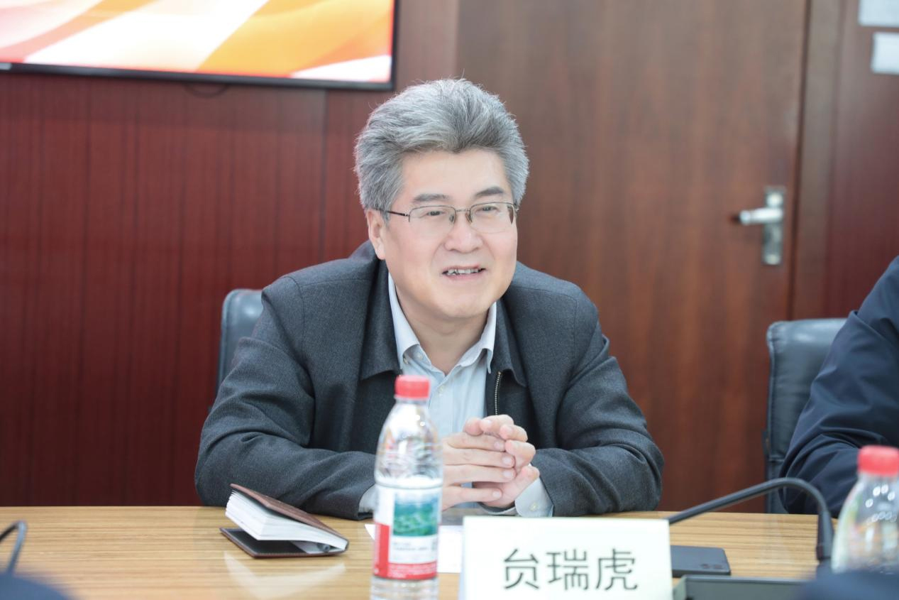 微信图片_20251106094038_660_303.jpg