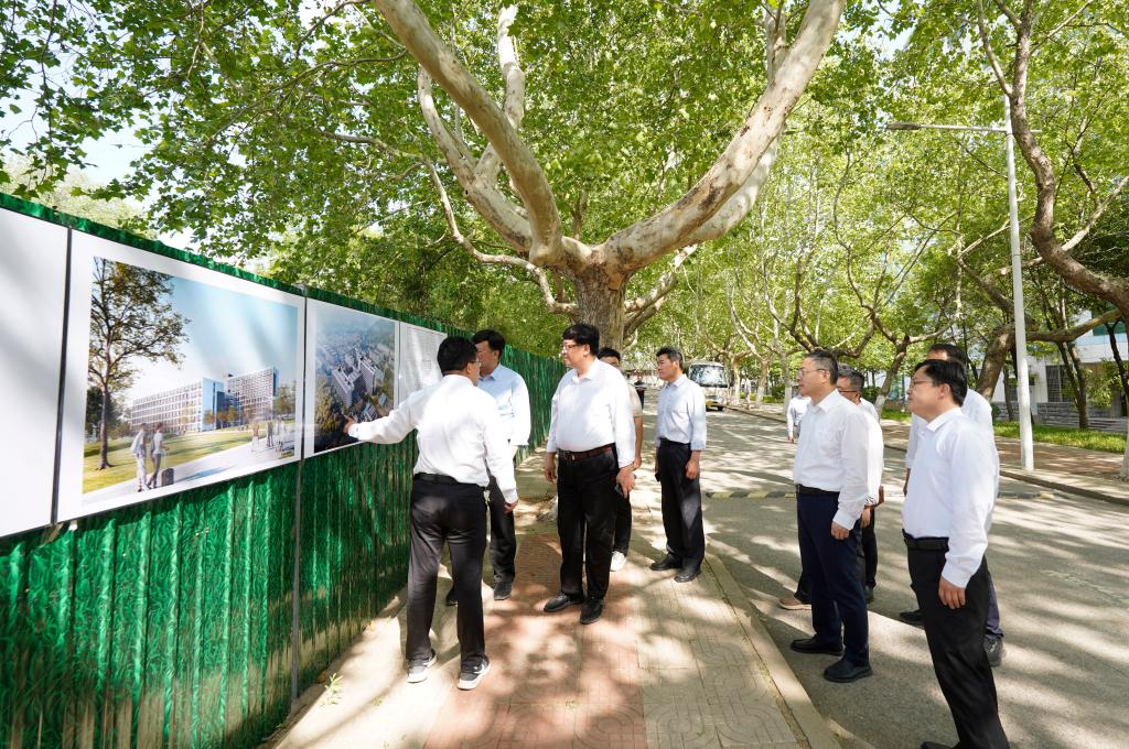 20250429校领导调研市中校区建设工程项目4.JPG
