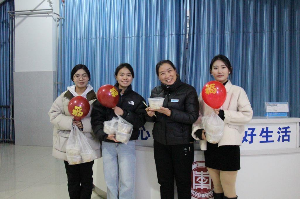 20241221我为同学做实事|走近后厨,争做“饺饺”者16.jpg